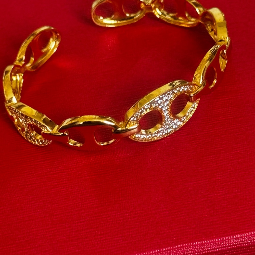 Elegant Gold-Tone Bracelet